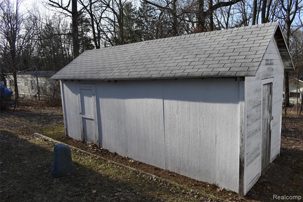 126 Lasalle Avenue, Houghton Lake, MI 48629 — Photo 21