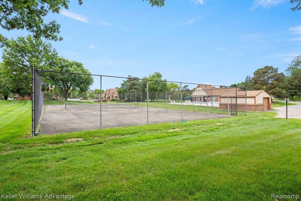 28663 LOWELL N, Southfield, MI 48076 — Photo 24