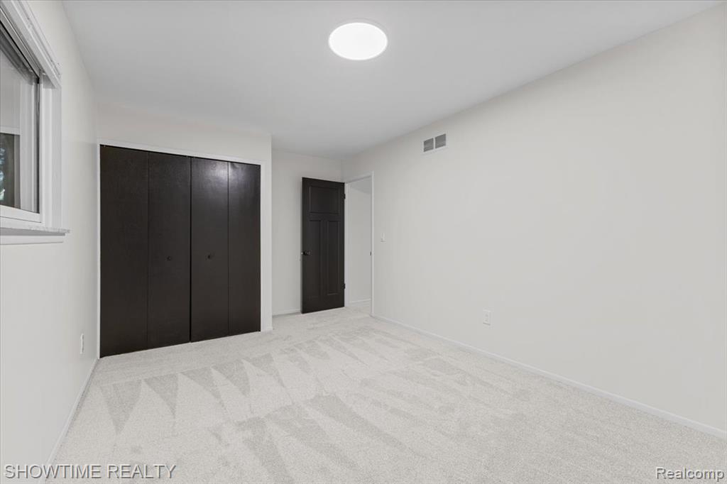 902 Longfellow Drive, Troy, MI 48085 — Photo 30