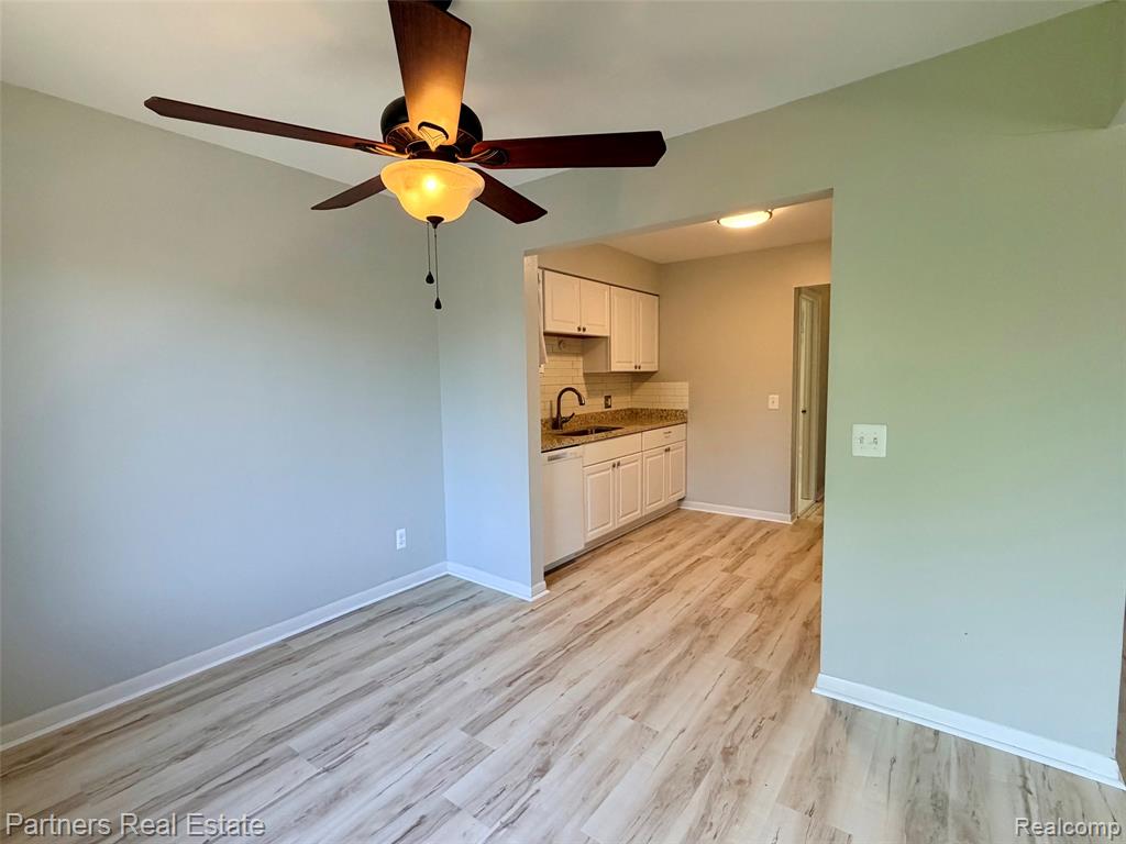 507 W Highland Road, 11, Howell, MI 48843 — Photo 8