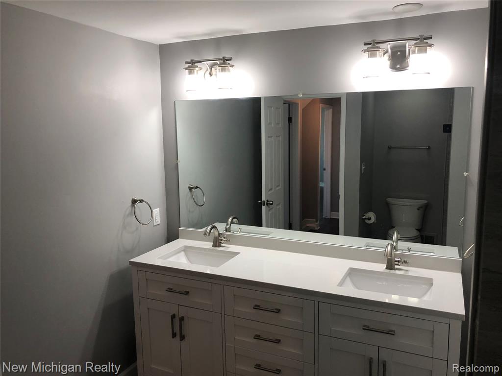 8201 Kennedy Circle, 4, Warren, MI 48093 — Photo 19