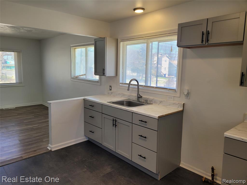 77 W Rutgers Avenue, Pontiac, MI 48340 — Photo 5
