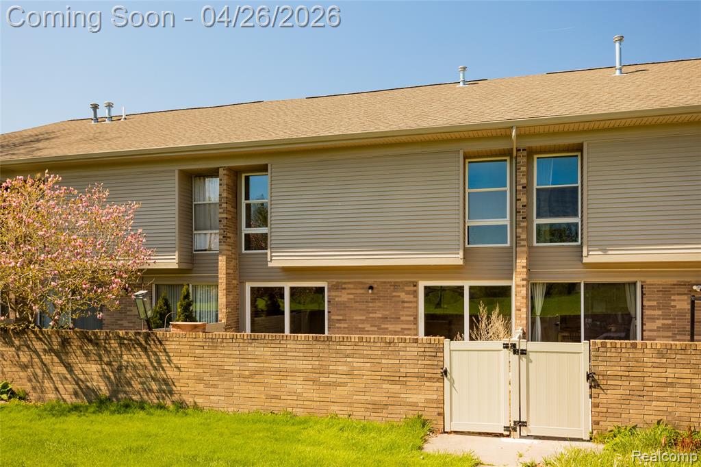 2011 Thornhill Place, Detroit, MI 48207 — Photo 24