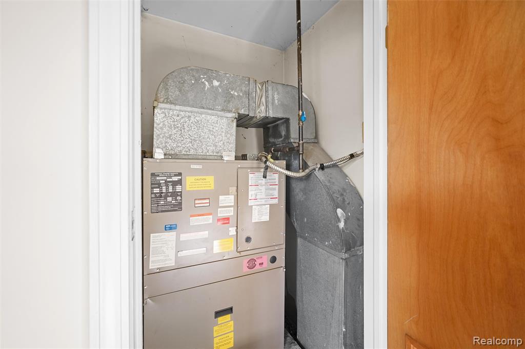 41257 S Woodbury Green Drive, Belleville, MI 48111 — Photo 32