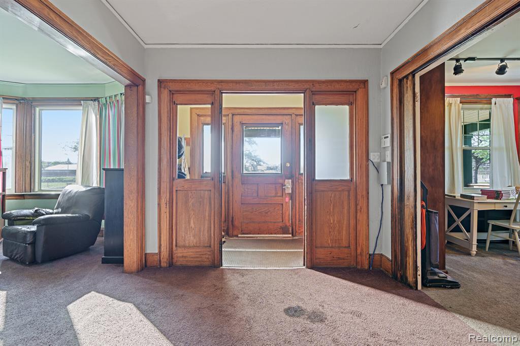 243 E Edsel Ford, Detroit, MI 48202 — Photo 10