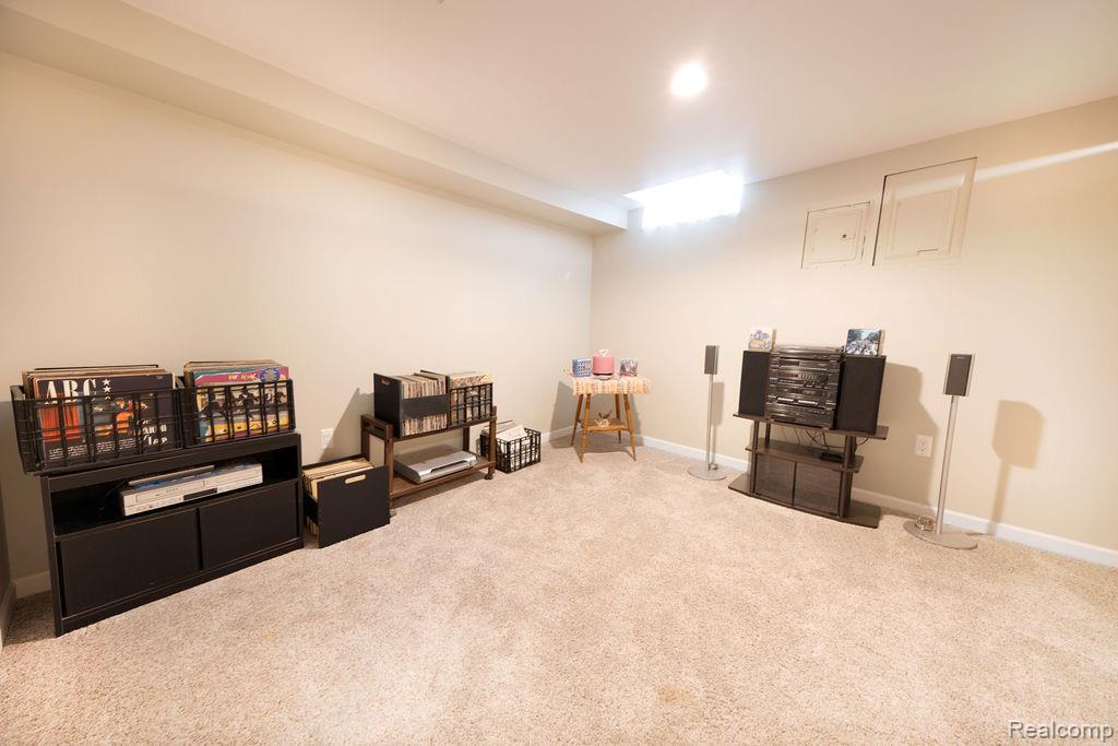 7108 Green Farm Road, West Bloomfield, MI — Photo 32