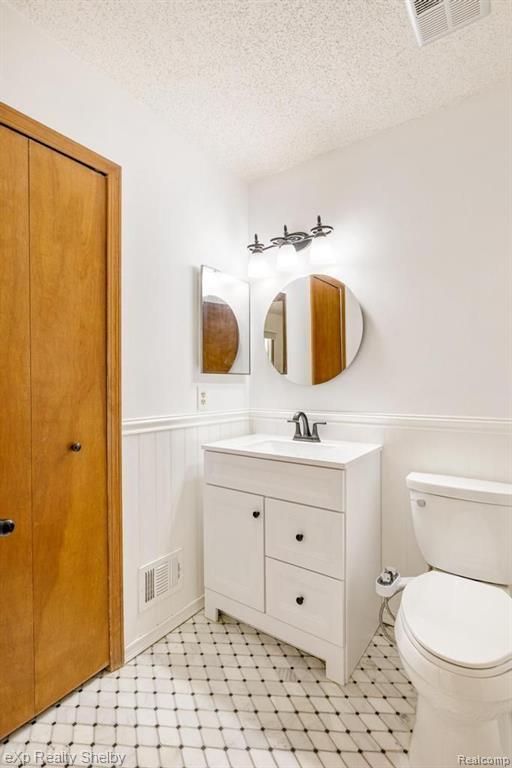 42151 OLD POND Circle, Plymouth, MI 48170 — Photo 17