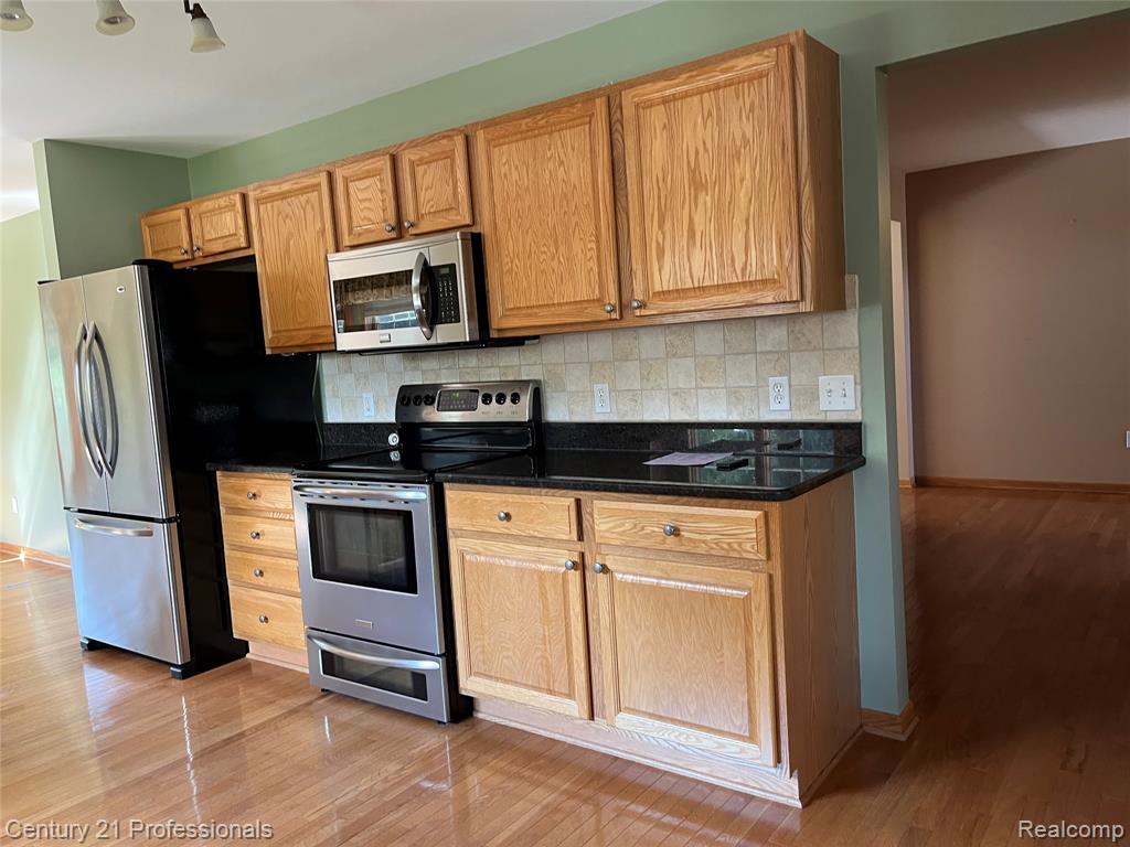 6252 Northridge Hills Drive, 66, Brighton, MI 48116 — Photo 13