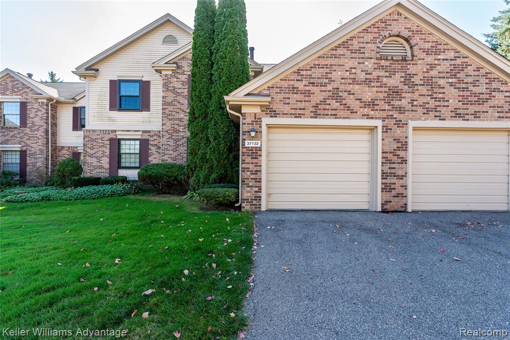 37132 Brentwood Circle, Farmington Hills, MI 48331 — Photo 3