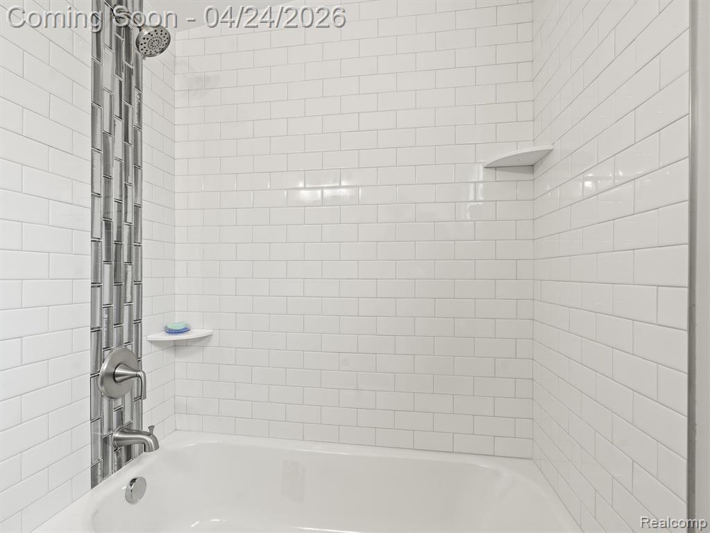 31681 Lamar Drive, Farmington, MI 48336 — Photo 18
