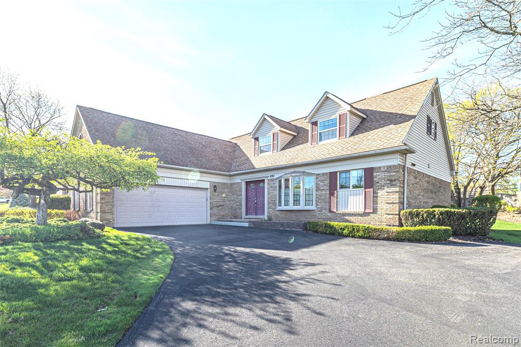897 Augusta Drive, Rochester Hills, MI 48309 — front exterior
