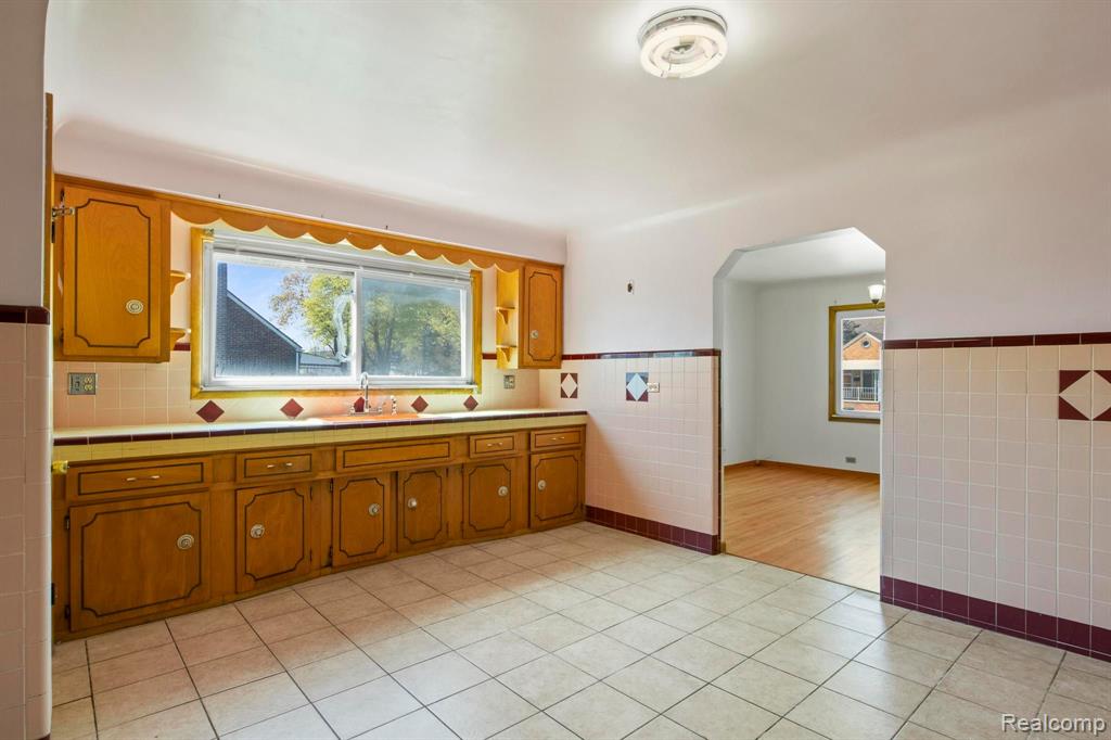 7110 NORMILE Street, Dearborn, MI 48126 — Photo 16