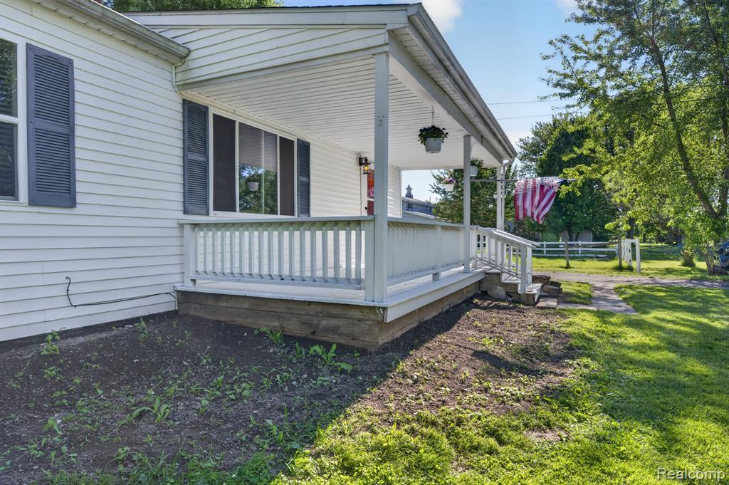 7077 Frances Road, Flushing, MI 48433 — Photo 8