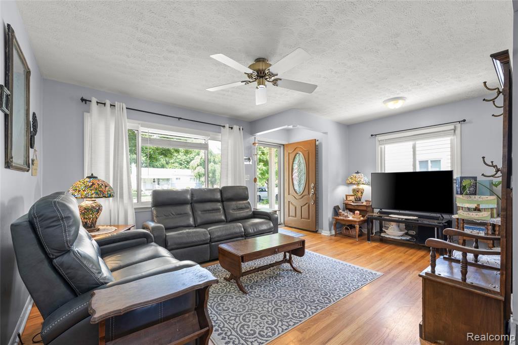 9015 Weddel Street, Taylor, MI 48180 — Photo 4