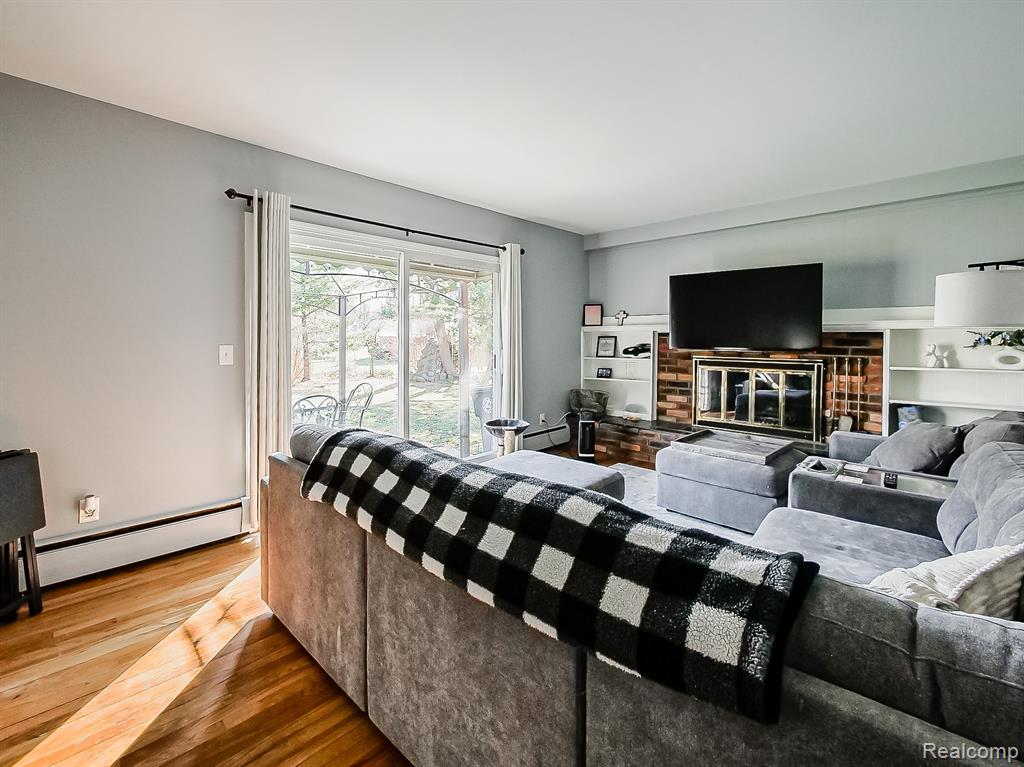 15958 Shadyside Drive, Livonia, MI, 48154