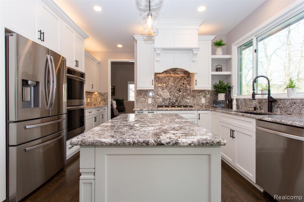 414 Roundview Drive, Rochester, MI 48307 — Photo 25