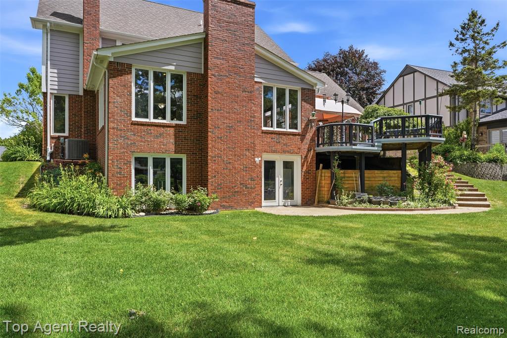 52825 Seven Oaks Drive, Utica, MI 48316 — Photo 43