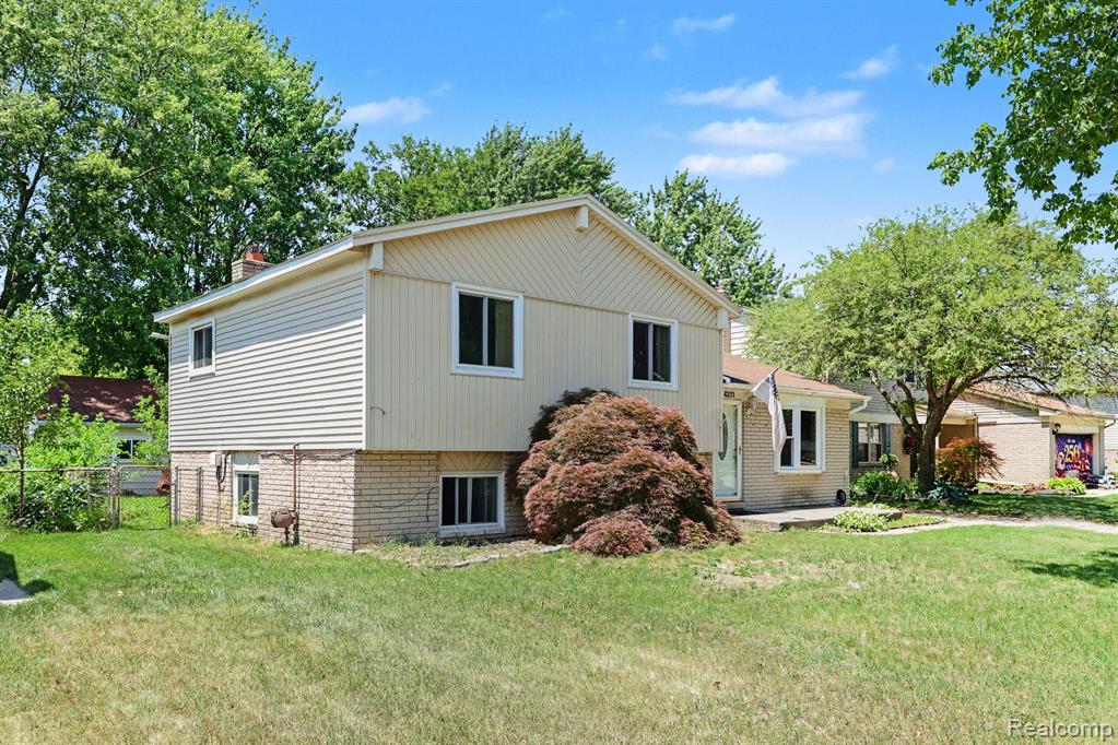 43171 Hartwick Drive, Sterling Heights, MI 48313 — Photo 5