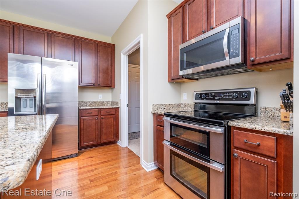 5947 Strawberry Circle, Commerce Twp, MI 48382 — Photo 28