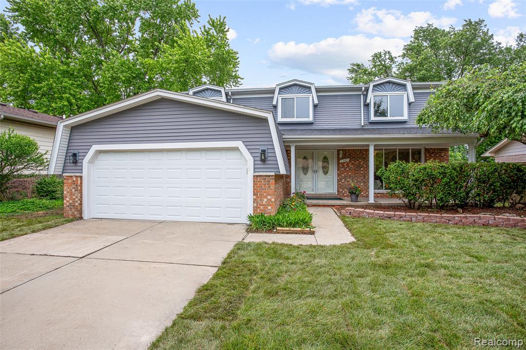 1740 Lakewood Drive, Troy, MI 48083
