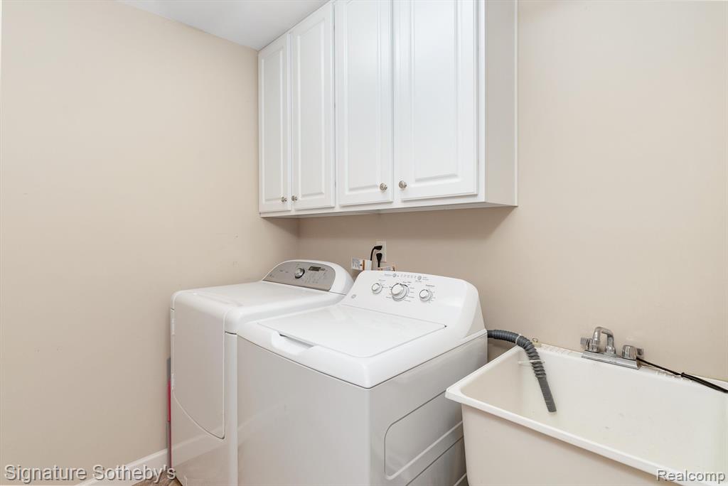 8392 PARKRIDGE Drive, Dexter, MI 48130 — Photo 18