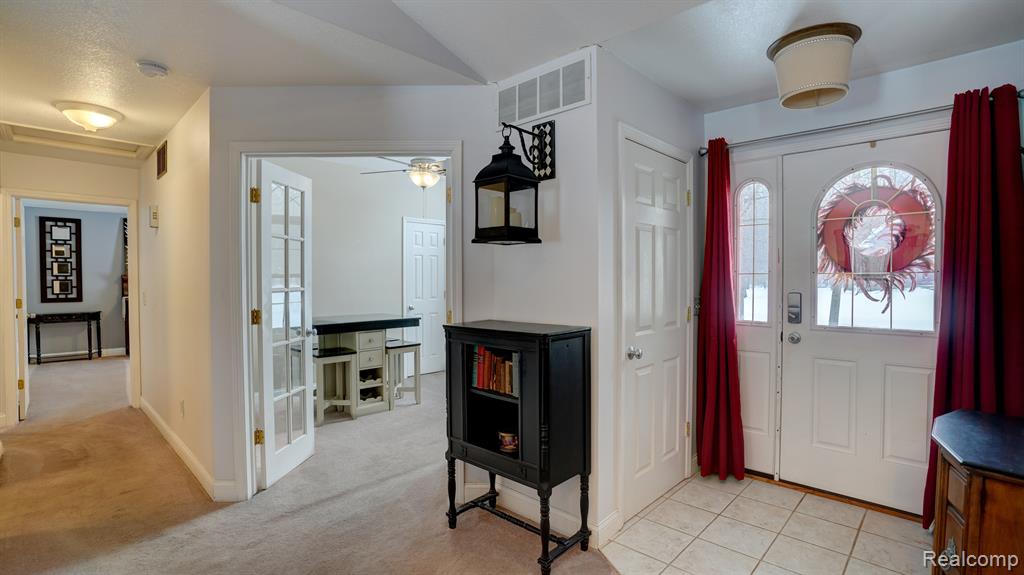 9270 OAKVIEW Drive, Swartz Creek, MI 48473 — Photo 19