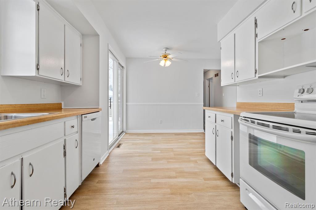 815 SOUTHWOOD Drive, Fenton, MI 48430 — Photo 17