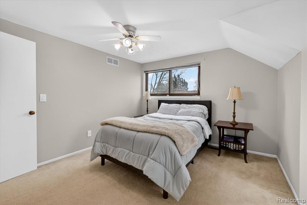 24701 Pamela Street, Flat Rock, MI 48134 — Photo 32