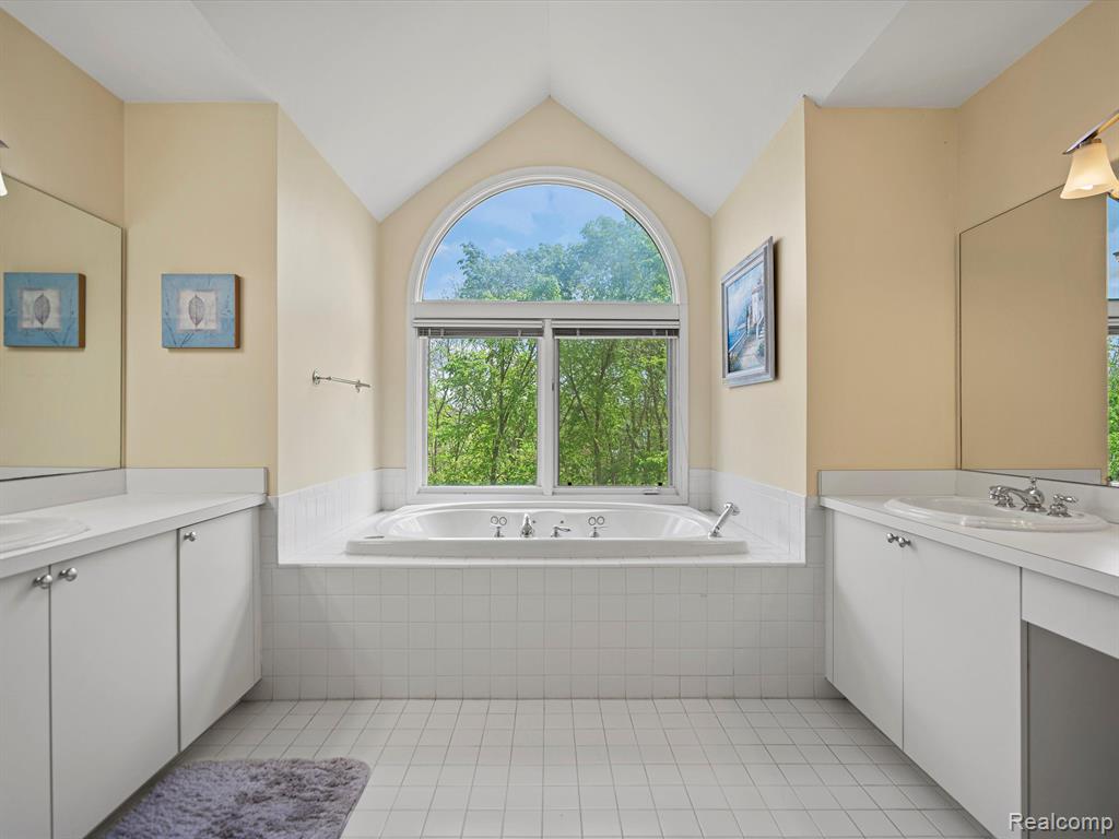 6671 CHELSEA, West Bloomfield, MI — Photo 17