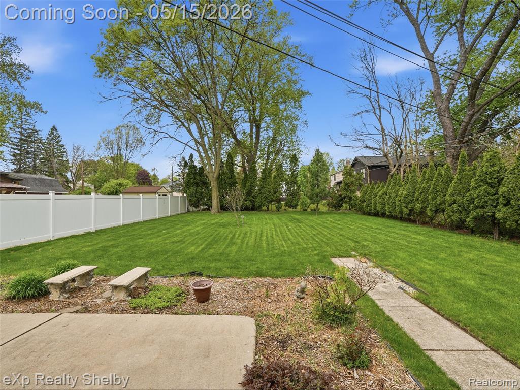 40753 Irval Drive, Sterling Heights, MI 48313 — Photo 28