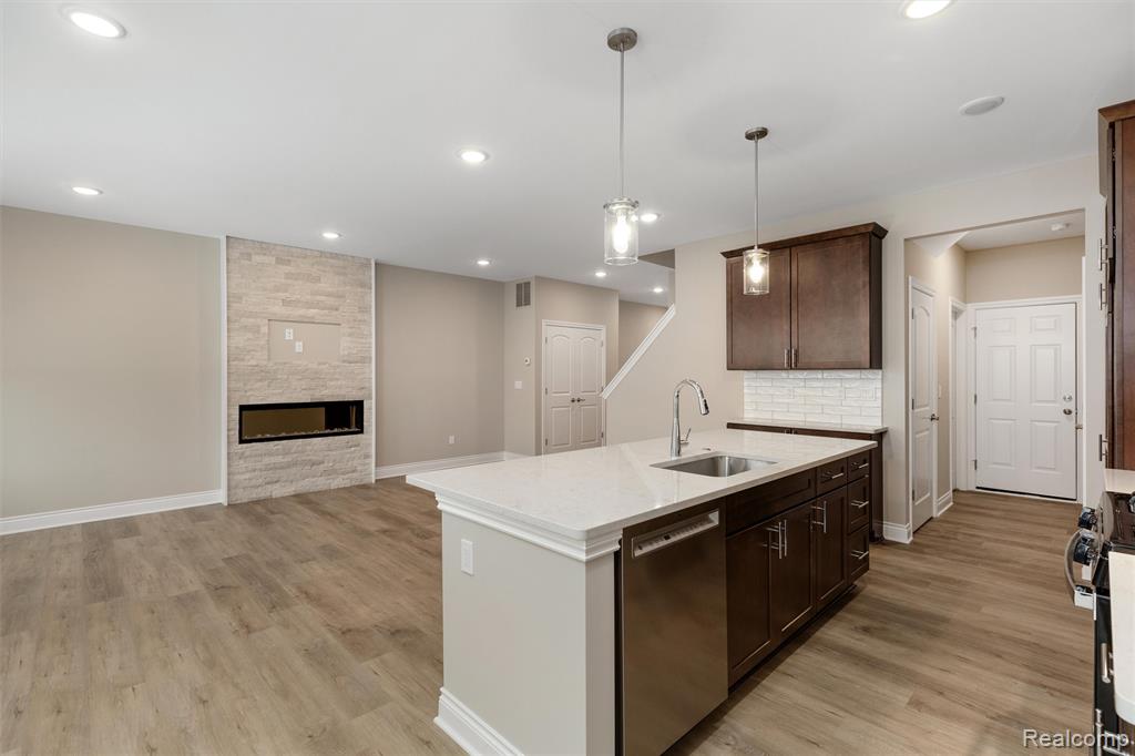 807 Balmoral Ln, Troy, MI 48085 — Photo 5