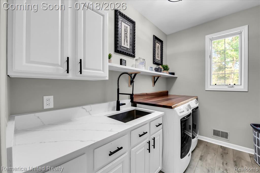 9438 Deer Creek Court, Brighton, MI 48114 — Photo 25