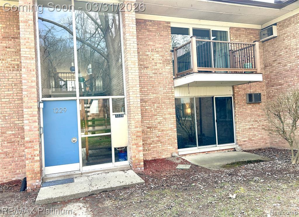 1229 Island Drive, 204, Ann Arbor, MI 48105 — Photo 2