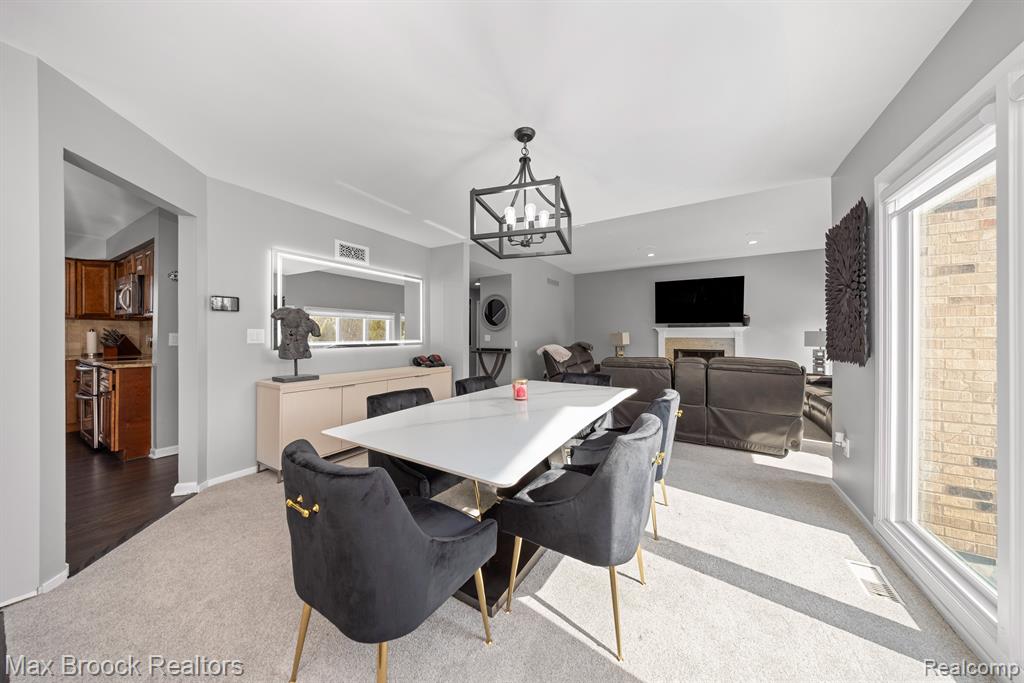 5547 MAPLE LEAF Court, West Bloomfield, MI — Photo 11