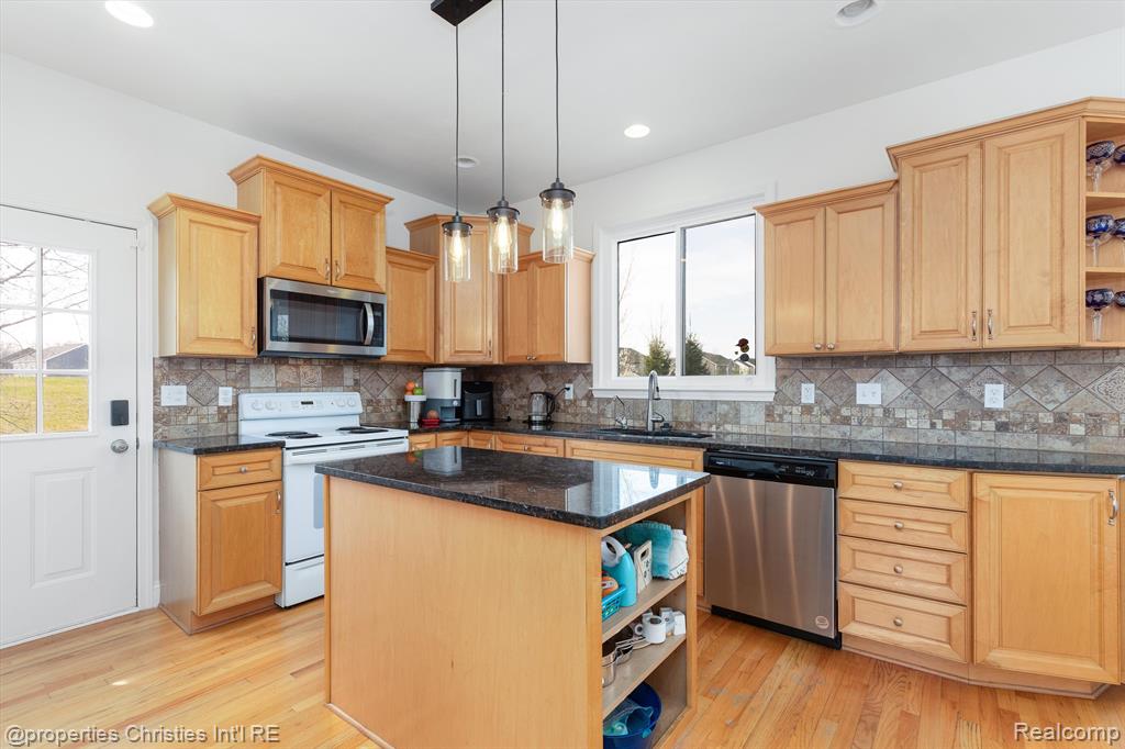 49730 8 MILE Road, Northville, MI 48167 — Photo 18