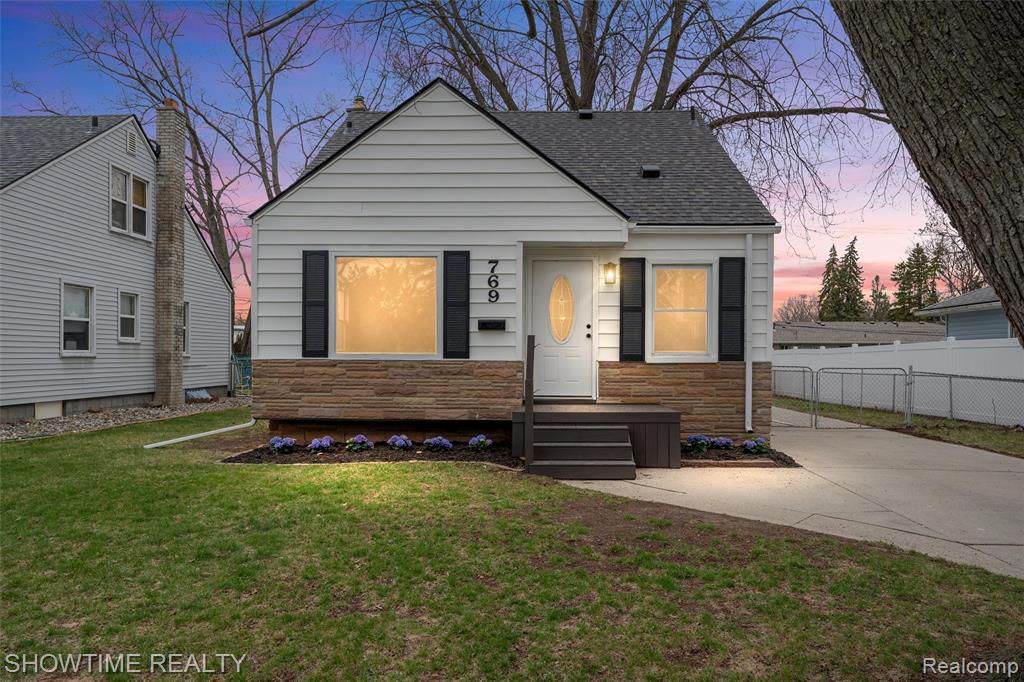 769 Coolidge Avenue, Clawson, MI — front exterior