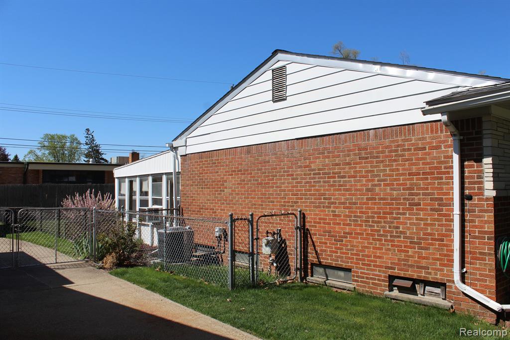 40803 FIRWOOD Street, Plymouth, MI 48170 — Photo 3