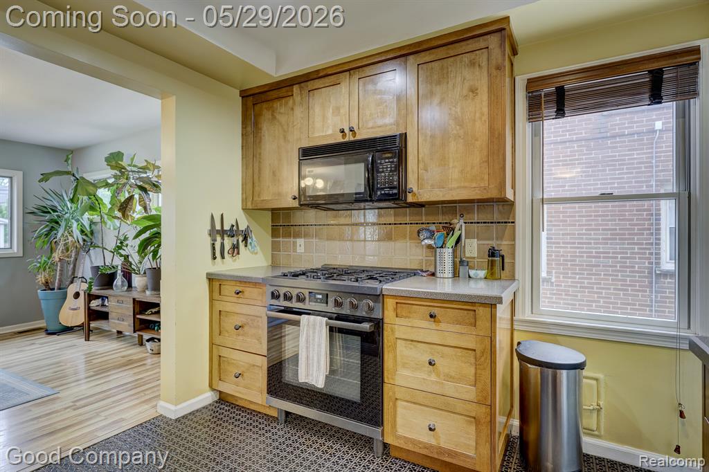 10074 Lincoln Drive, Huntington Woods, MI — Photo 23