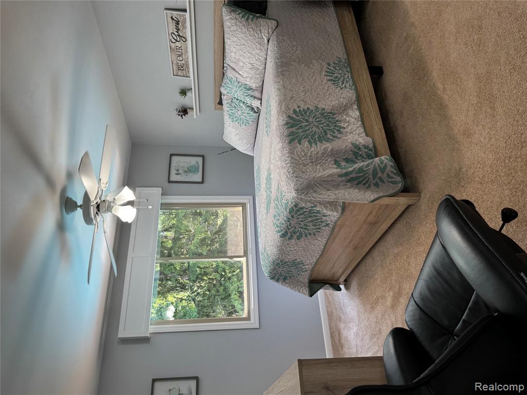 405 Woodstone Road, Waterford, MI 48327 — Photo 20