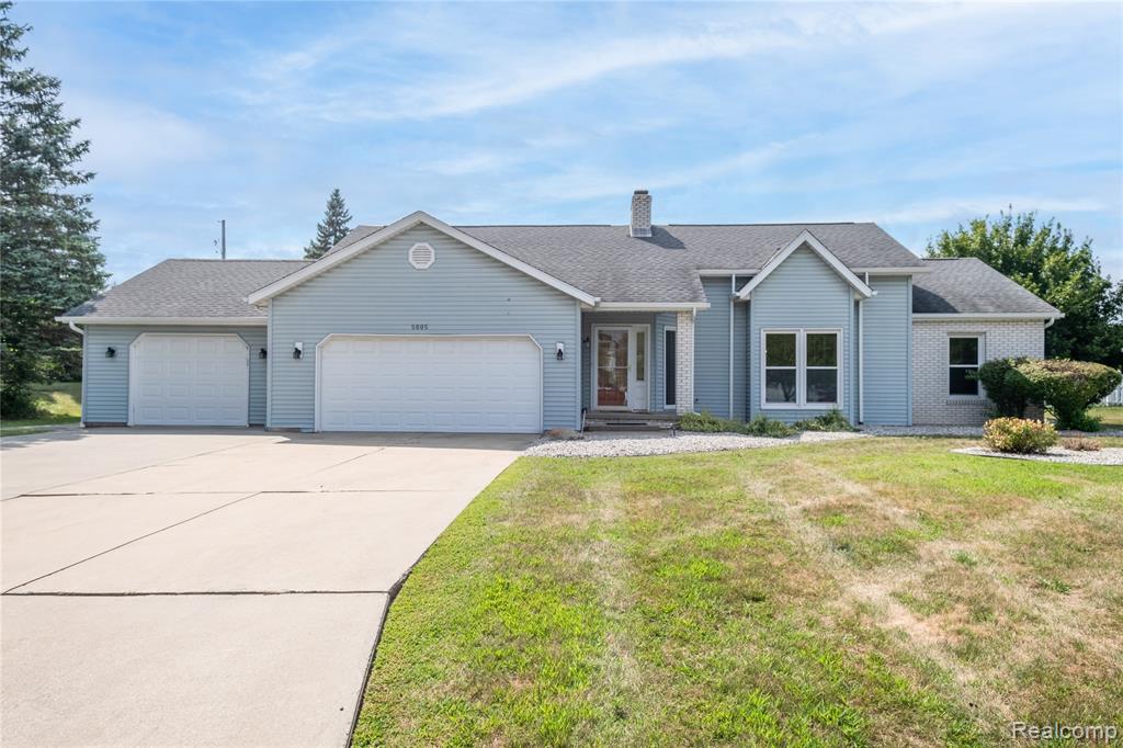 5005 Cedarbrook Drive, Saginaw, MI 48603 — front exterior