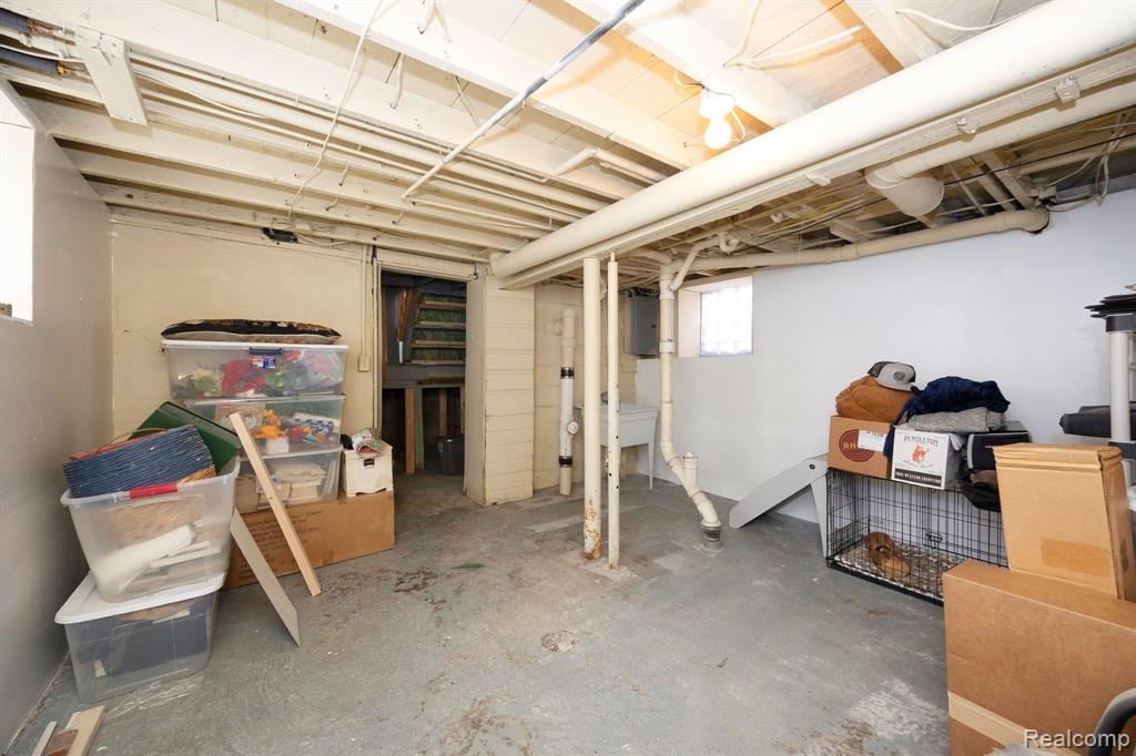 569 CLEOPHUS Parkway, Lincoln Park, MI 48146 — Photo 31