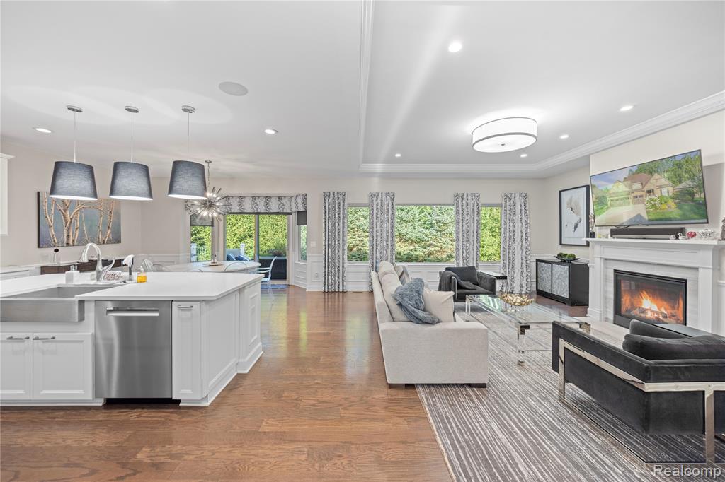 6511 Legacy Woods Trail, West Bloomfield, MI — Photo 2