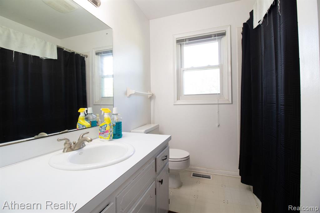 5309 COPLEY SQUARE Road, Grand Blanc, MI 48439 — Photo 13