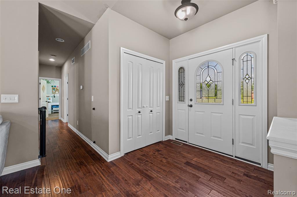 428 Pheasant Ridge Court, Ortonville, MI 48462 — Photo 3