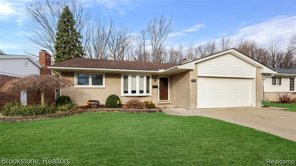 3992 Longmeadow Drive, Trenton, MI 48183 — Photo 2