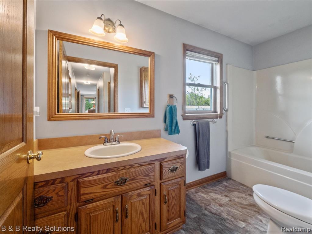 8560 Hough Road, Almont, MI 48003 — Photo 19