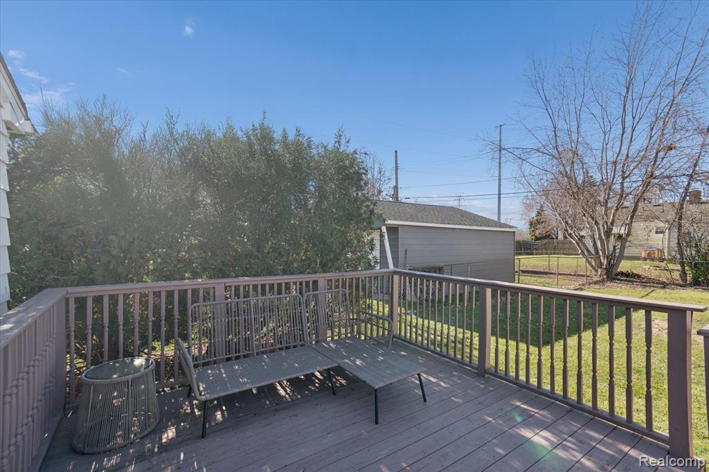 25898 Fairgrove Street, Woodhaven, MI 48183 — Photo 33