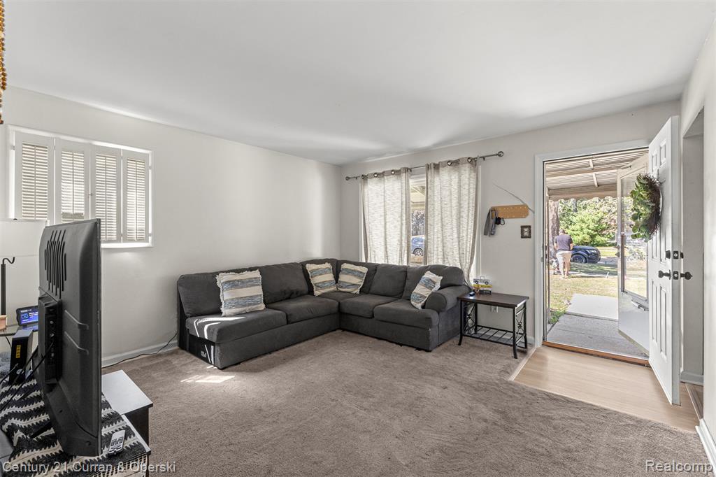 5015 Lincoln Boulevard, Dearborn Heights, MI 48125 — Photo 3
