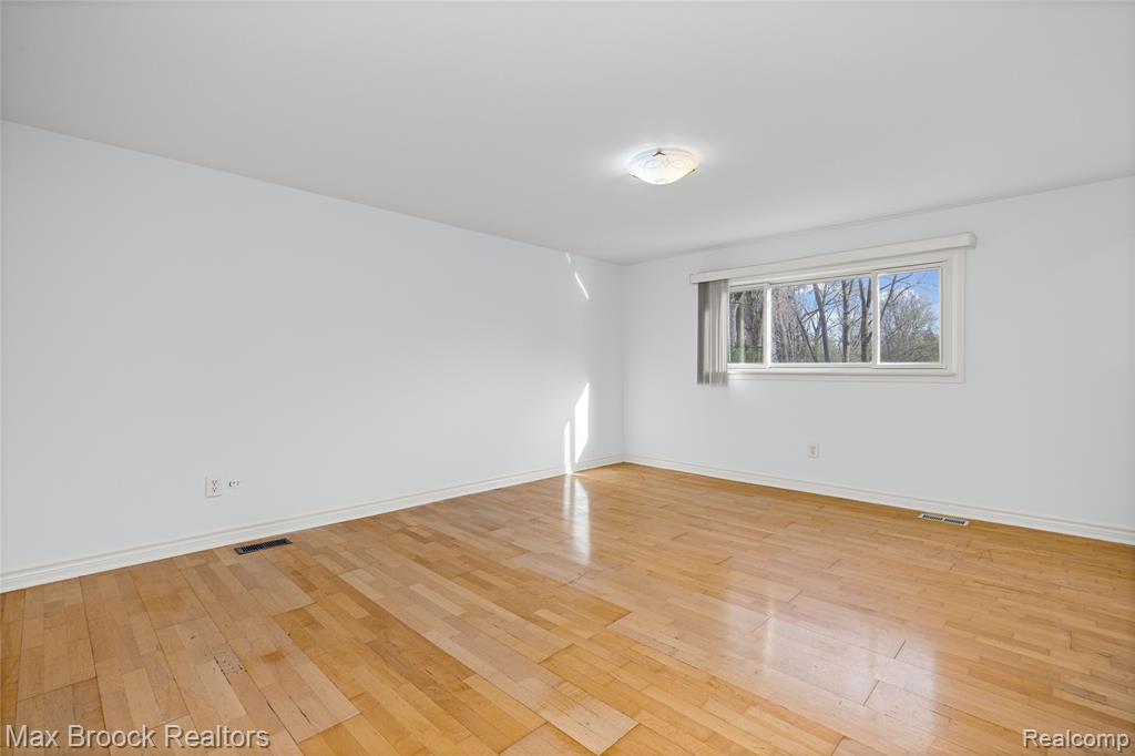 6240 Wynford Drive, West Bloomfield, MI — Photo 39
