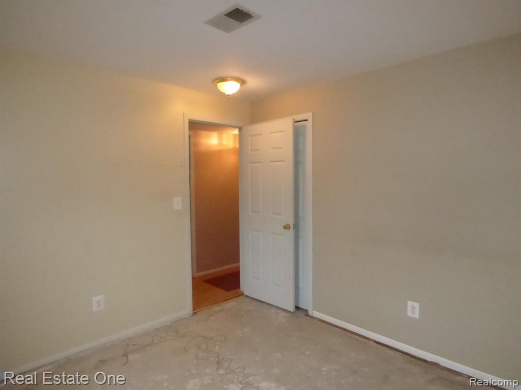 202 Princeton Drive, South Lyon, MI 48178 — Photo 14